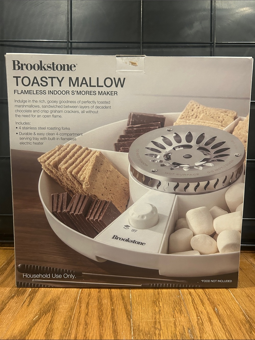 Brookstone Toasty Mallow Flameless S'mores Maker - White and Silver